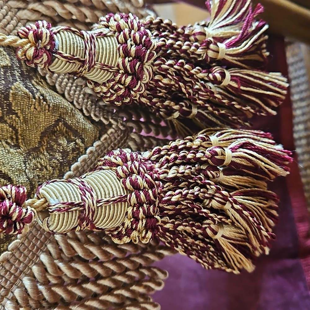 High quality Lux Victorian set of braided spun tassles